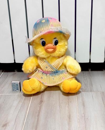 Мягкая игрушка утка.