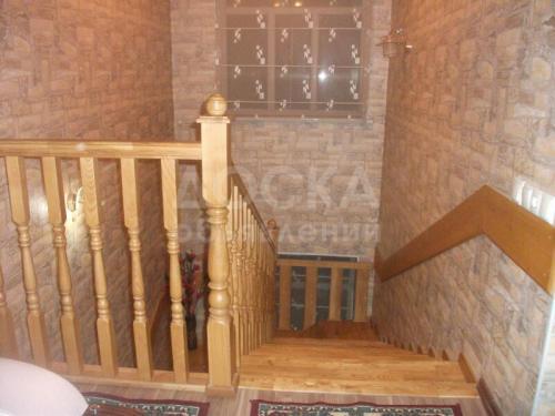 Продаю дом 4-ком., 150кв. м., этаж-2, 4-сот., стена кирпич, Раб городок.