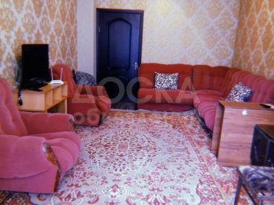 Продаю квартиру 1-ком., 52кв. м., этаж - 2/10, 7 мкр.