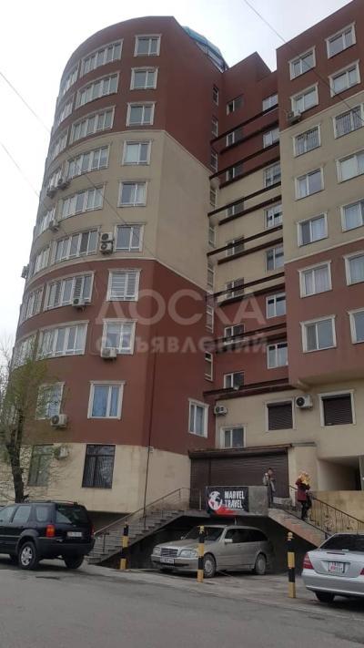 Продаю 3-комнатную квартиру, 90кв. м., этаж - 8/10, ул. Табалдиева / Ахунбаева. ПСО.