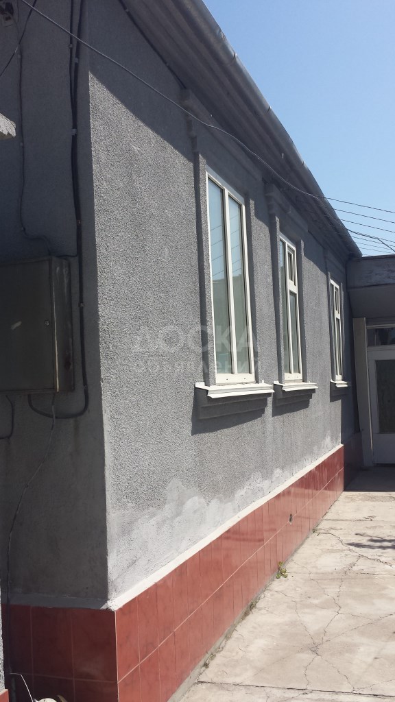 Продаю 5-ком., 76.4кв. м., этаж-1, 6.38-сот., стена кирпич, ул. Киргизская 61, с. Нижнее-Аларча, Аламудунский р-н,