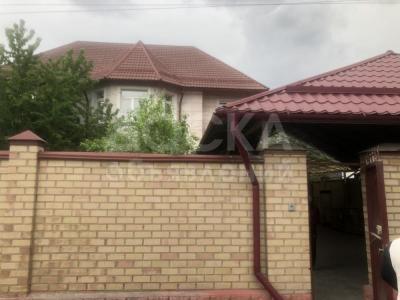 Продаю дом 5-ком. 206кв. м., этаж-2, 5-сот., стена кирпич, Горький/Новосибирская .