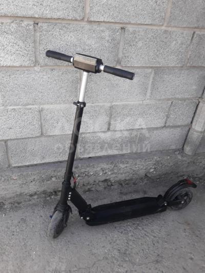 Срочно!!! Срочно!!! Срочно!!! Продаю электросамокат kugoo s3 jilong. 
Основные  характеристики:
kugo s3 jilong - лидер на рынке электросамокатов в россии по соотношению цена/качество.
 - в куго с3 jilong стоит честный мотор мощностью 350w. В аналогах м