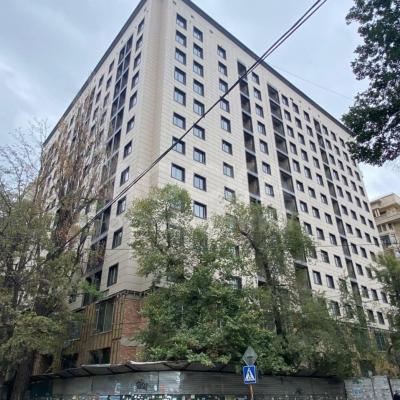 Продаю 1-комнатную квартиру, 66кв. м., этаж - 5/10, Раззакова / Боконбаева .