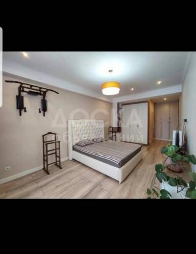 Продаю 4-комнатную квартиру, 130кв. м., этаж - 10/10, Панфилова/Боконбаева.