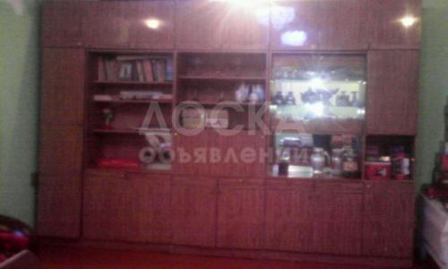 Долон стенкасы сатылат,Бийиктиги 2м40см узундугу3м50 см,произ:Кыргызстан абалы жакшы жаны бойдон