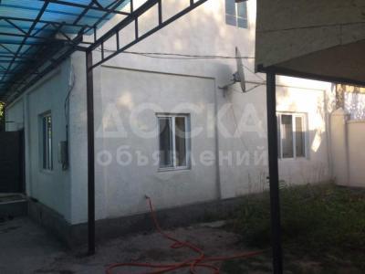 Продаю дом 4-ком., 191кв. м., этаж-1, 3-сот., стена шлакоблок, Журнальная/Ж.Жолу.