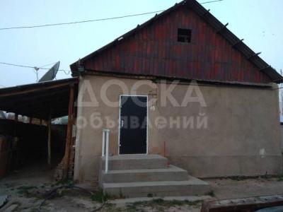 Продаю дом 4-ком., 42кв. м., этаж-1, 5-сот., стена саман, ж/м Ала-Тоо, центр.