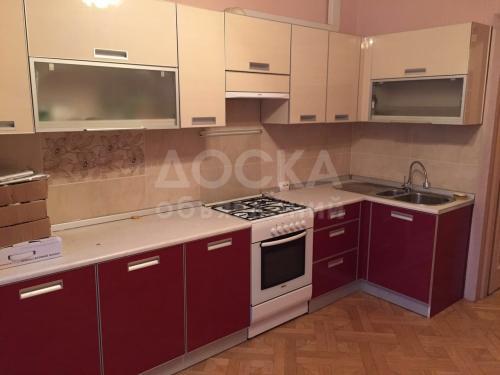 Продаю кухонный гарнитур+газовая плита в идеальном состоянии.