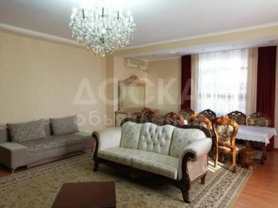 Продаю 4-комнатную квартиру, 145кв. м., этаж - 7/10, Манаса Чуй.