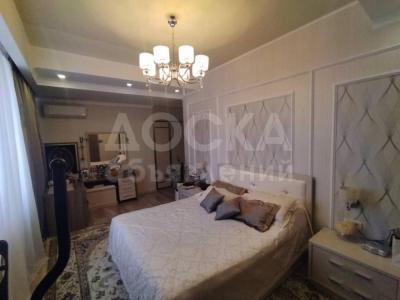 Продаю 4-комнатную квартиру, 123кв. м., этаж - 7/10, Токтогула/Тоголок Молдо.