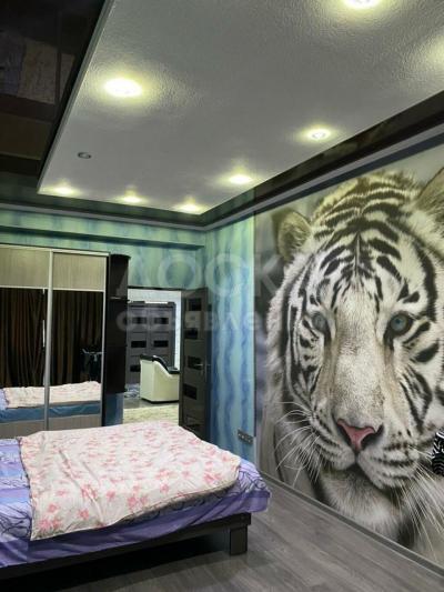 Продаю 4-комнатную квартиру, 147кв. м., этаж - 9/10, Парк Панфилова.