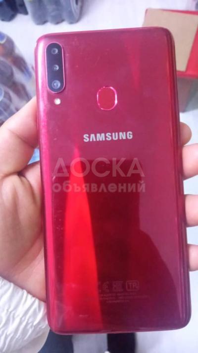 Продаётся Самсунг а20s в хорошем состоянии все работает отлично 88-ядерный процессор оперативная память 3  память 32 гигабайт отпечаток работает и фейс тоже