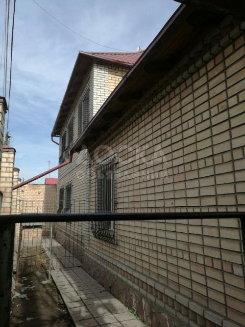 Продаю дом 4-ком., 200кв. м., этаж-1, 4.5-сот., стена другое, Ахунбаева.