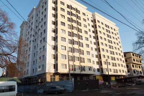 Продаю квартиру 3-ком., 128кв. м., этаж - 4/10, ул Абая.