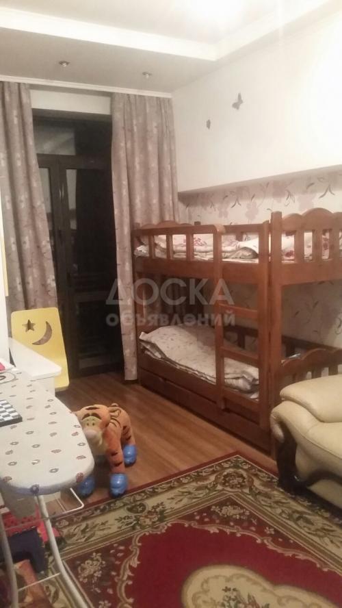 Продаю квартиру 4-ком., 150кв. м., этаж - 6/9, Боконбаева/б.Эркиндик АН.