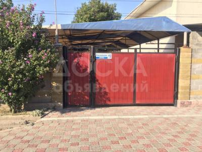 Продаю дом 4-ком., 70кв. м., этаж-1, 8-сот., стена кирпич, с. Лебединовка, ул. Комсомольская.