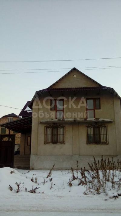 Продаю дом 10-ком., 200кв. м., этаж-2, 5-сот., стена кирпич, Ак-Ордо.