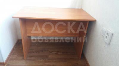Продаю офисные столы и стулья