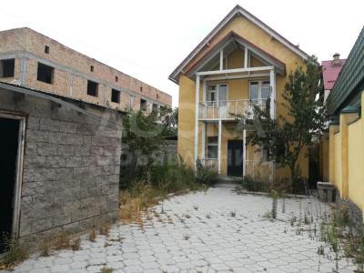 Продаю дом 6-ком. 165кв. м., этаж-2, 3.5-сот., стена кирпич, Панфилова 61, пер Горького.