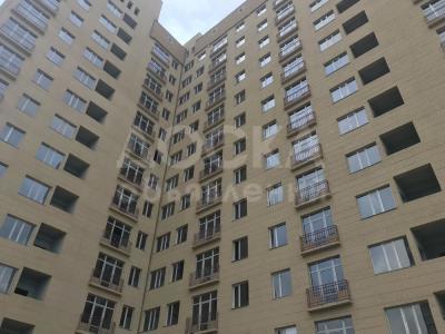 Продаю 3-комнатную квартиру, 113кв. м., этаж - 2/10, Абая Ахунбая.