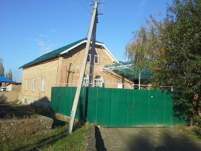 Срочно продаю большой кирпичный дом