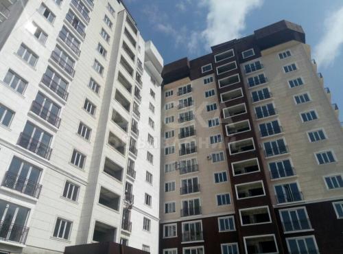 Продаю квартиру 2-ком., 83кв. м., этаж - 5/9, 7 мкр.