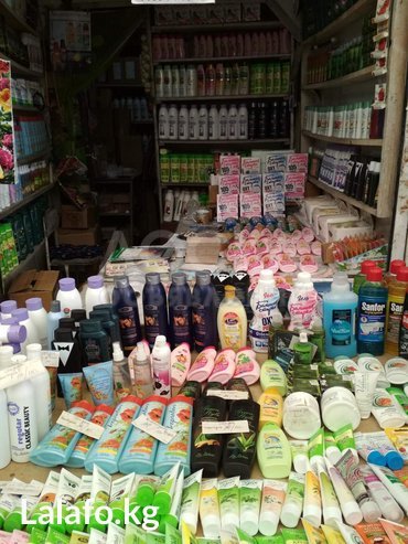 Продаю коммерческую недвижимость торговые помещения 30кв. м., рынок Орто-Сай.