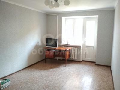 Продаю квартиру 2-ком., 44кв. м., этаж - 5/5, 8 мкр (по Советской).