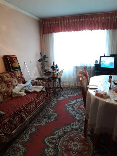 Продаю 2 кв, 43 м2, этаж 3/3, р-н Военный городок, б/п   .