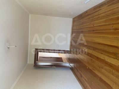 Продаю 2-комнатную квартиру, 48кв. м., этаж - 4/5, 8 Микр, по Байтик батыра.