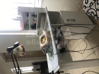 Продаю маникюрный стол