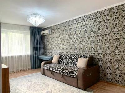 Продаю 3-комнатную квартиру, 58кв. м., этаж - 1/4, 4 мкр.