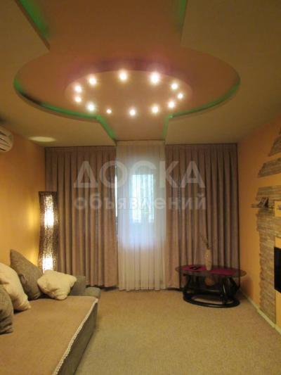 Продаю 3-комнатную квартиру, 10кв. м., этаж - 4/4, 7 микрорайон.