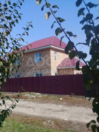 Продаю дом 1-ком., 130кв. м., этаж-2, 5-сот., стена кирпич, Ак-Жол.