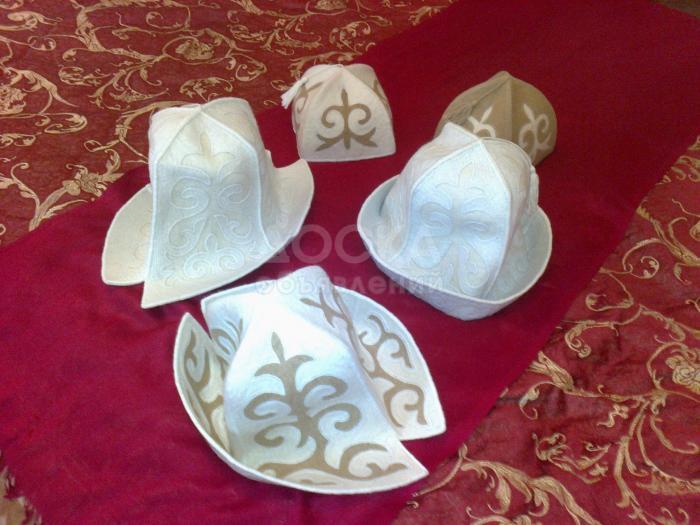 Элитная кыргызская национальная одежда, головные уборы, сумки, кыргызские национальные сувениры.