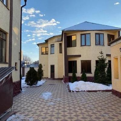 Продается  4-х уровневый дом Район Ынтымак 1