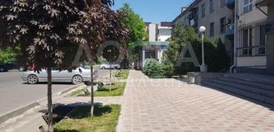 Продаю помещение свободного назначения 130кв. м., Нац Банк.