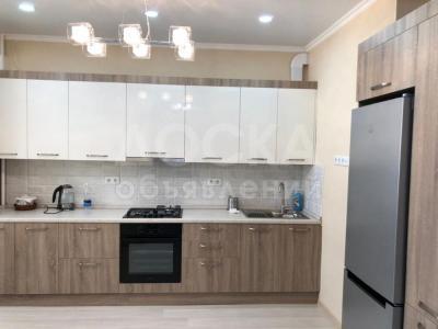 Продаю 1-комнатную квартиру, 42кв. м., этаж - 4/10, 5 мкр по Караваева.