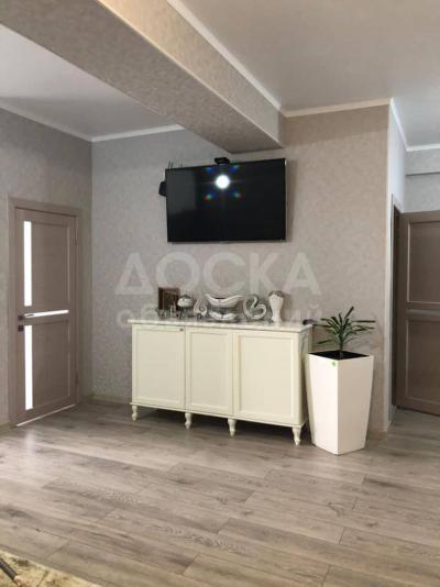 Продаю 2-комнатную квартиру, 76кв. м., этаж - 10/10, Скрябина Советская.