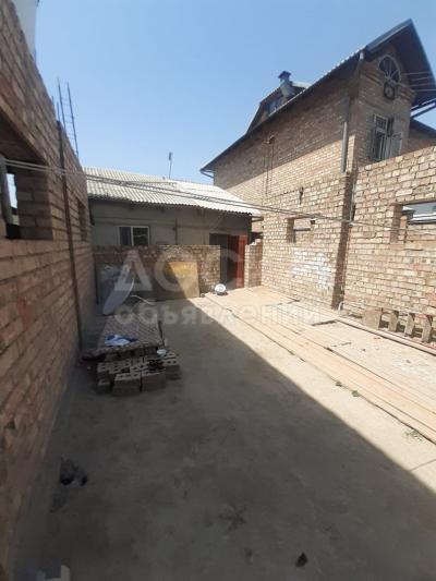 Продаю дом 3-ком. 35кв. м., этаж-1, 2-сот., стена кирпич, Тоголок Молдо.