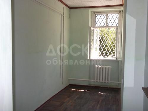 Продаю коммерческую недвижимость офисное помещение 396,1 кв.мкв. м., Баткенская область, г. Кызыл-Кия, ул. Маяковского, д.2.