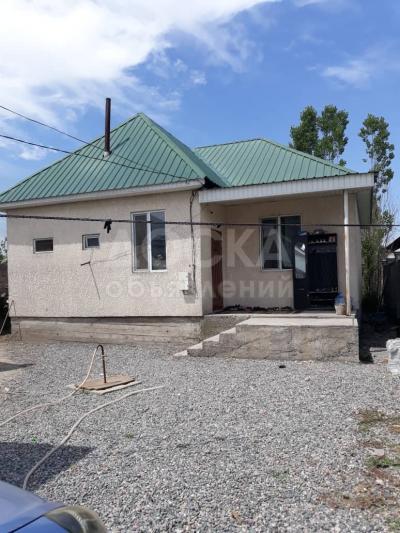 Продаю дом 1-ком., 98кв. м., этаж-1, 3.7-сот., стена кирпич, ж/м Кара-Жыгач.