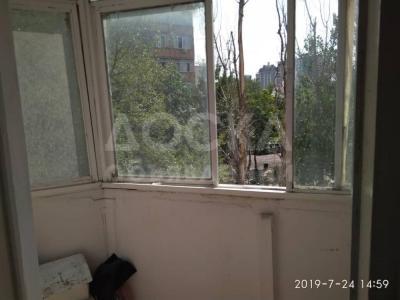 Продаю 3-комнатную квартиру, 57кв. м., этаж - 3/10, жибек жолу.