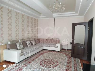 Продаю 2-комнатную квартиру, 71кв. м., этаж - 2/8, мкр Тунгуч.