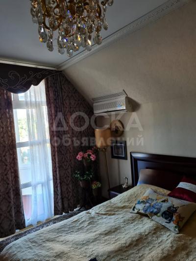 Продаю дом 6-ком. 337кв/мкв. м., этаж-2, 11,5-сот., стена кирпич, Киргизия 1.