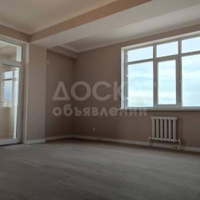 Продаю 2-комнатную квартиру, 75кв. м., этаж - 10/10, джал Тыналиева/Ахунбаева.