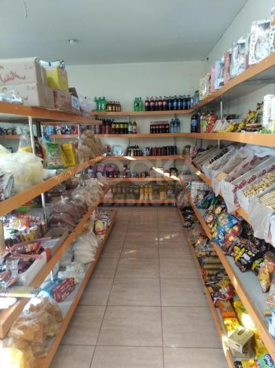 Продаю дом 2-ком. 15кв. м., этаж-1, 8-сот., стена кирпич, От город Ош 9-километре  на дороге  Памир алай Жарыя Жарыя Жарыя !!!  Памир-Алай жолунун 9 - км  Манас айылында 8 сотых участок,времянкасы жолдун боюнда 50 кв метр иштеп жаткан магазини , стандарт