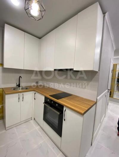 Продаю 1-комнатную квартиру, 37кв. м., этаж - 1/9, 11 мкр.