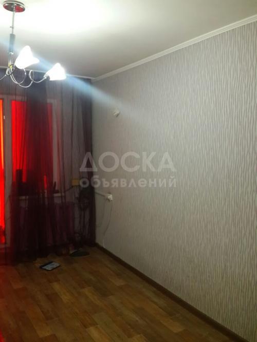 Продаю квартиру 2-ком., 45кв. м., этаж - 4/4, Продаю 2 ком.кв.104 серия.5 мкр.По Карла Маркса.угловая(угол утепленный),4/4.квартира с ремонтом,чистая и Уютная.делали ремонт для себя.кухонный гарнитур остаётся в стиле хай тек.Сделали огромный балкон.пласти